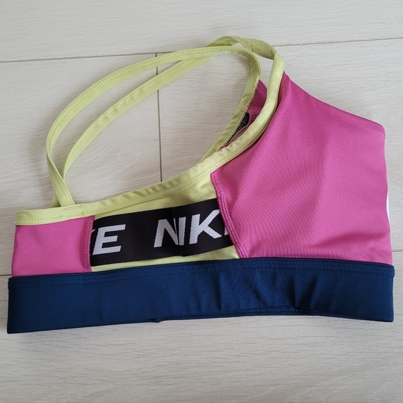 Nike Dri-Fit Colorful Sports Bra w Removable Inserts - Picture 4 of 5